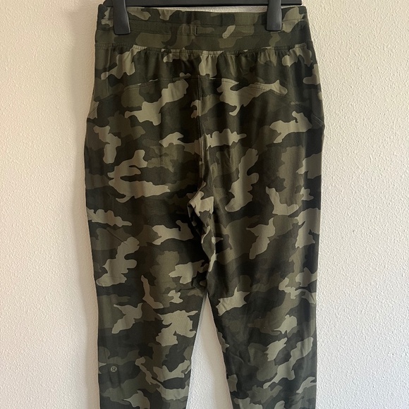 lululemon Ready to Rulu Classic-Fit High-Rise Jogger Size 10 - Picture 5 of 8